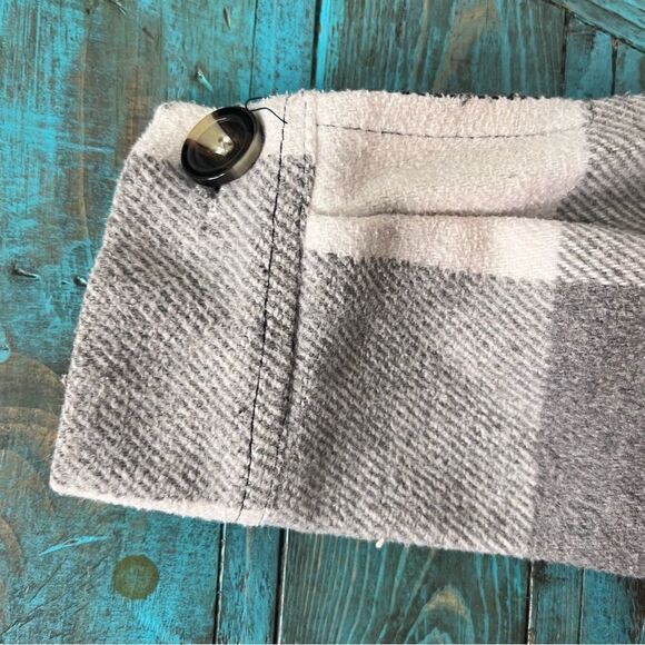 Black & White Buffalo Plaid Shacket Size S - Picture 9 of 16